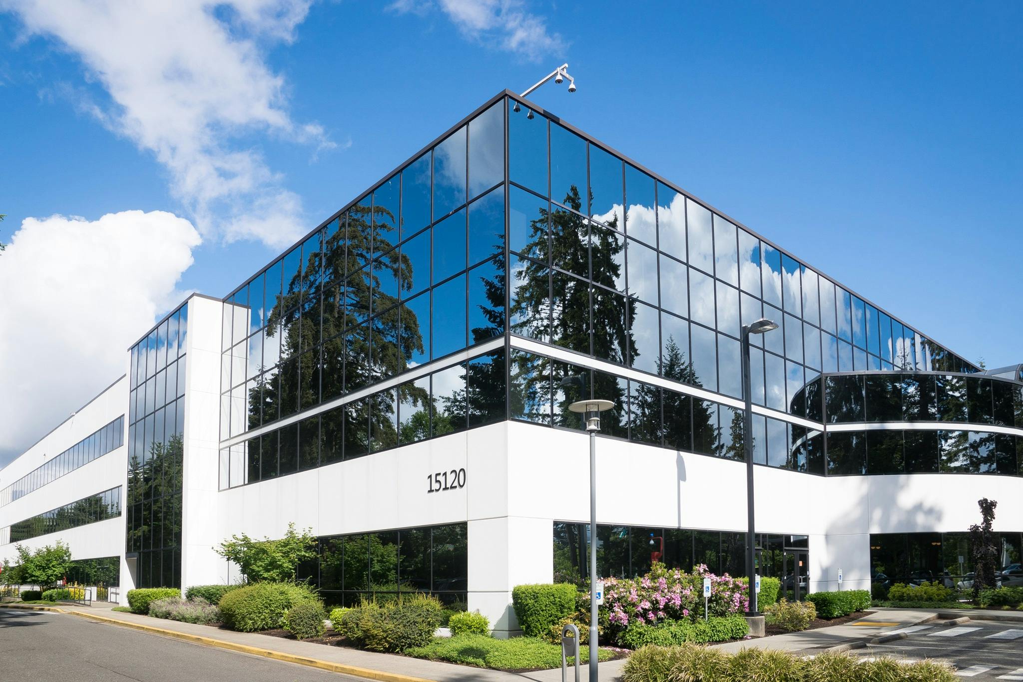 Commercial facility with on-site wind power